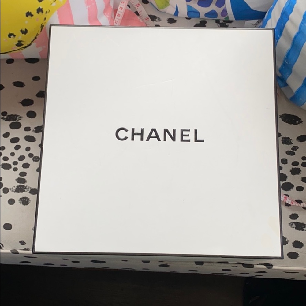 Chanel White Gift Box 10.5x10.5